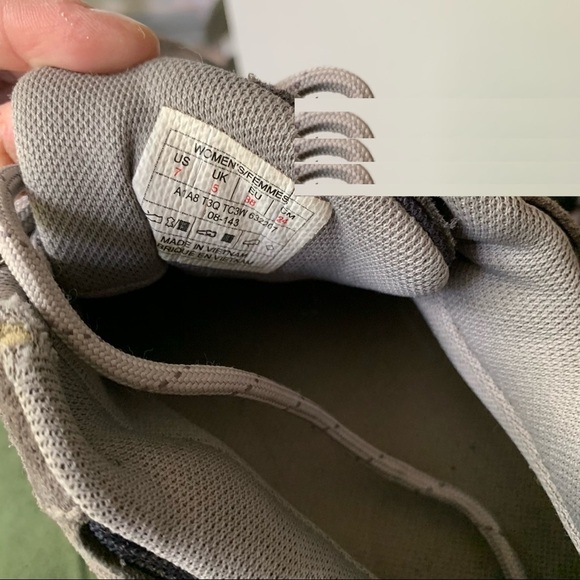 North Face Storm Hiking Waterproof Vibram Soles size 7 Shoes - Picture 6 of 6